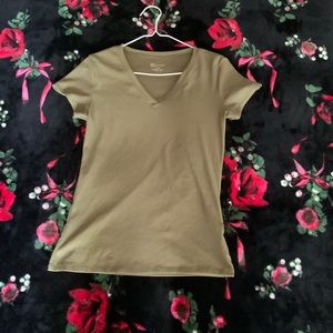 LIGHT GREEN V-NECK SHORT SLEEVED  TEE